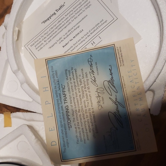 Marilyn Monroe Plates Rising Star and Stopping Traffic-Orig Box Cert of Auth - Picture 7 of 7